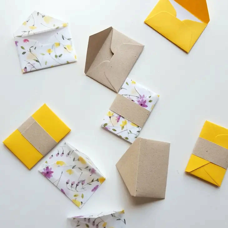 May Flowers | Tiny Notes With Envelopes | Set Of 12 4 May Flowers | Tiny Notes With Envelopes | Set Of 12 - Image 4