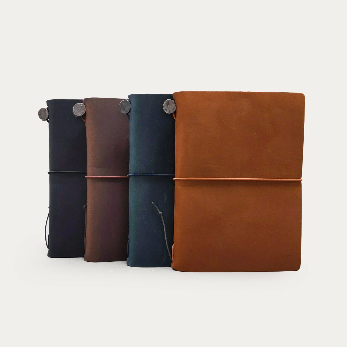 Traveler’s Notebook | Passport | Black 2 Traveler’s Notebook | Passport | Black - Image 2