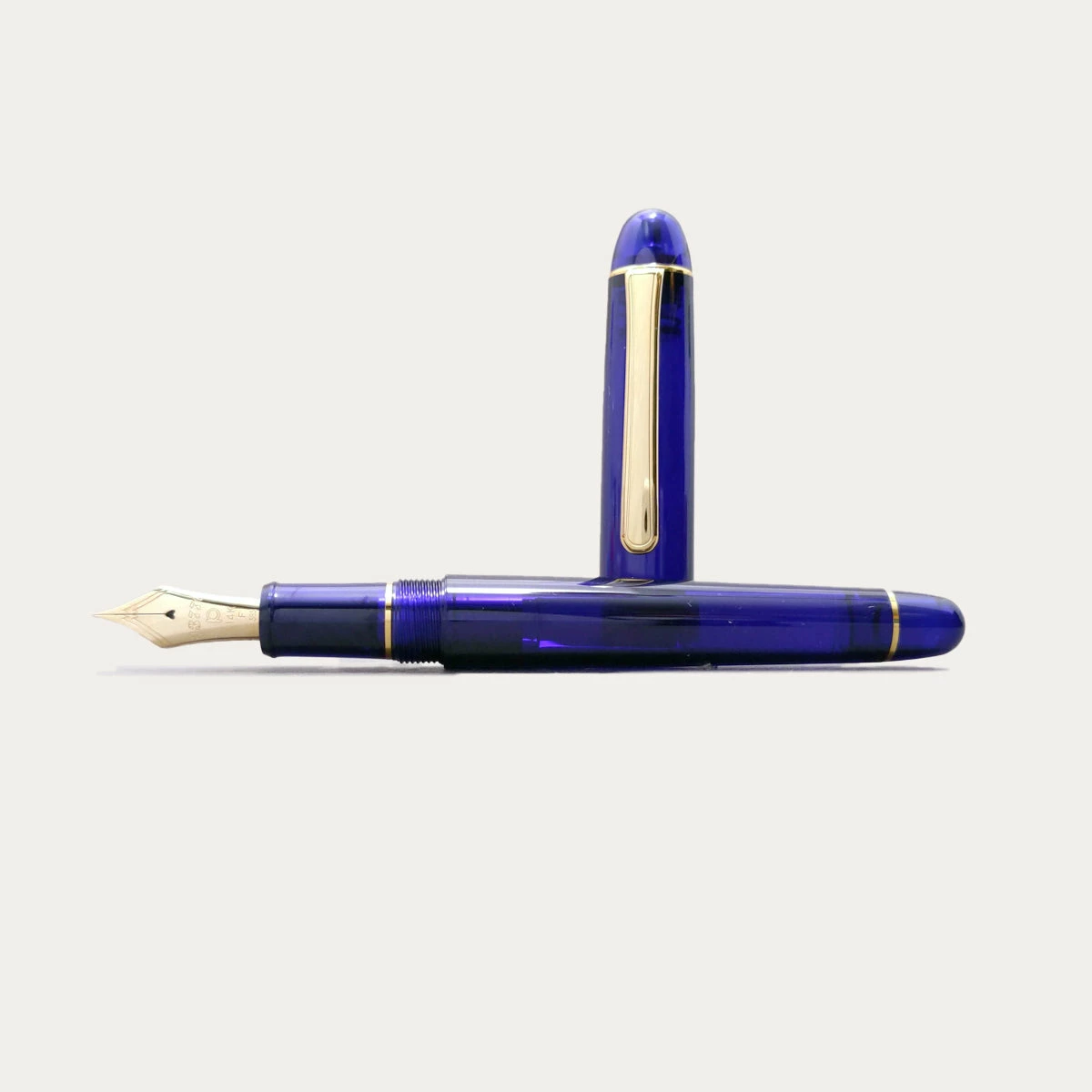 Platinum 3776 Century Chartres Blue Fountain Pen With Gold Trim 1 Platinum 3776 Century Chartres Blue Fountain Pen With Gold Trim