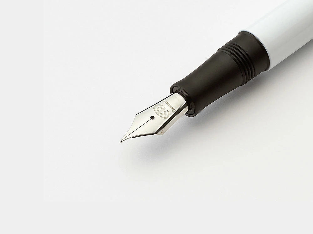 Urbane Fountain Pen | Navy | Fine Nib 5 Urbane Fountain Pen | Navy | Fine Nib - Image 5